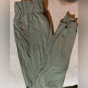Lululemon high rise luxtreme joggers